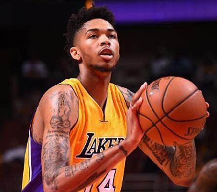 到他对球场 到他对球场